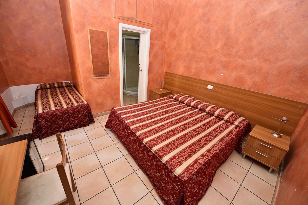 Al Centro Storico Di Roma Bed and Breakfast Buitenkant foto