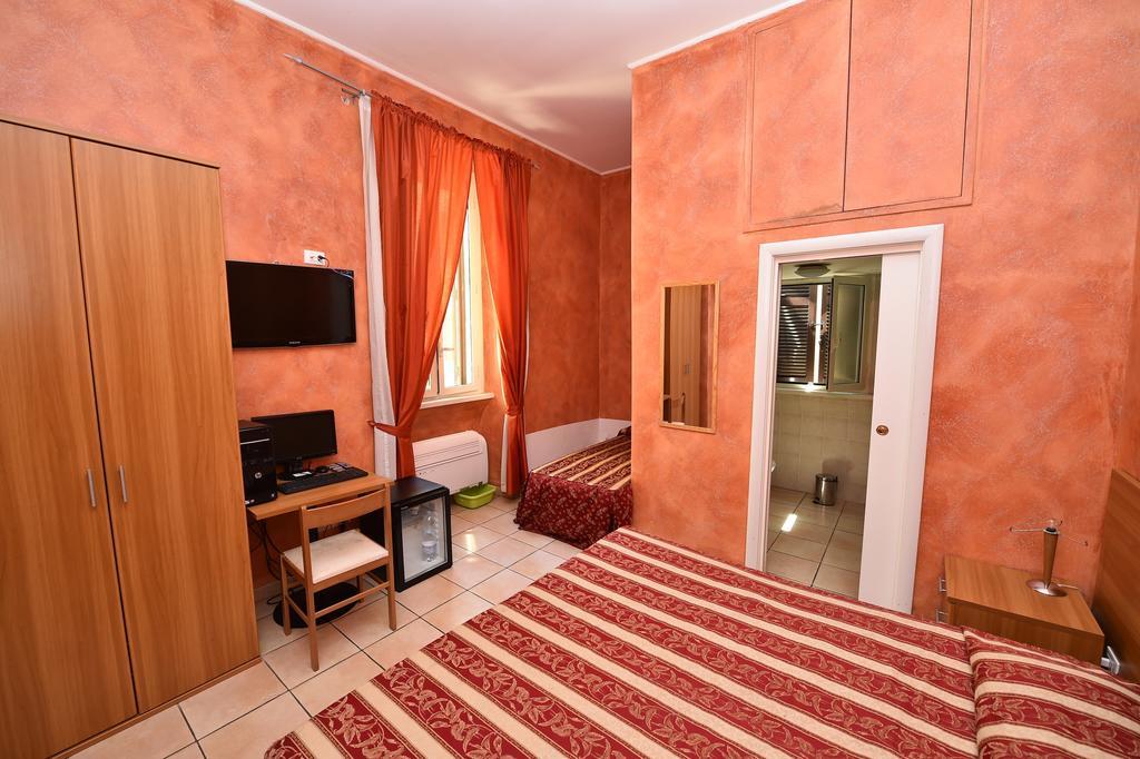 Al Centro Storico Di Roma Bed and Breakfast Buitenkant foto